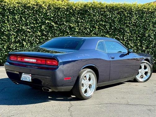 2012 Dodge Challenger SXT