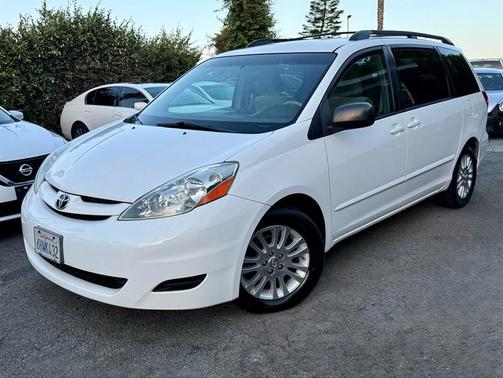2009 Toyota Sienna LE