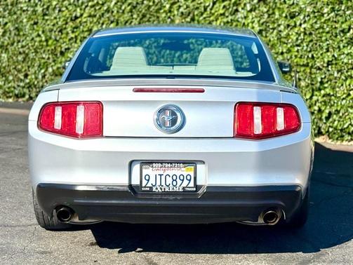 2011 Ford Mustang V6