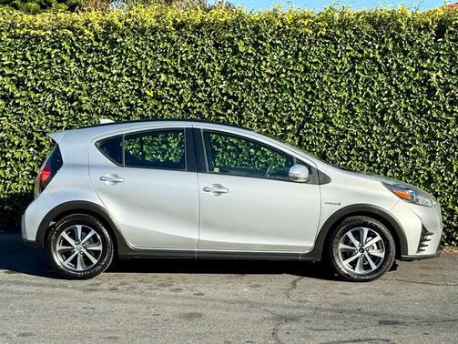 2018 Toyota Prius c Four