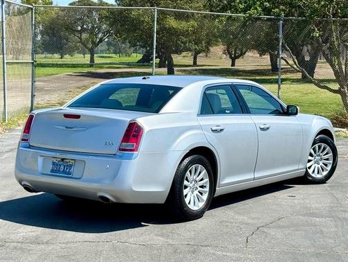 2012 Chrysler 300 Base
