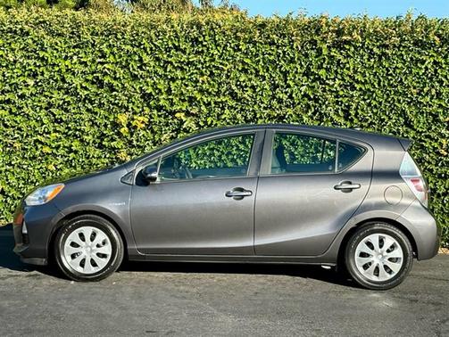 2014 Toyota Prius c Three