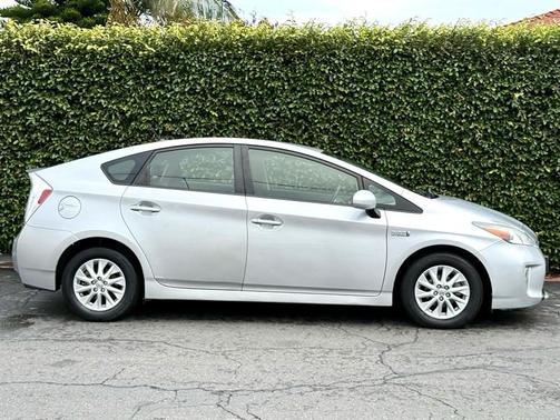 2014 Toyota Prius Plug-in PLUG-IN