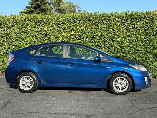 2010 Toyota Prius III
