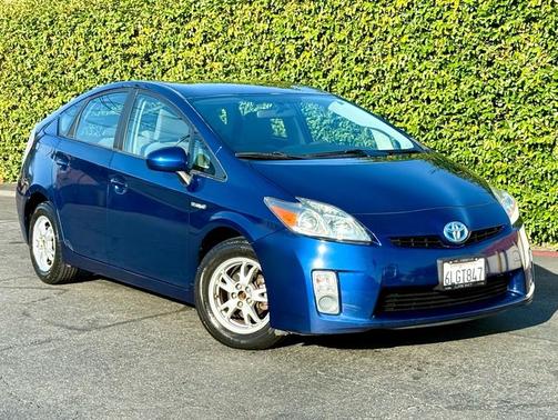 2010 Toyota Prius III