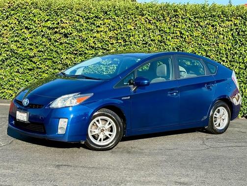 2010 Toyota Prius III