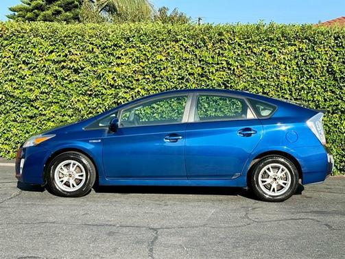 2010 Toyota Prius III