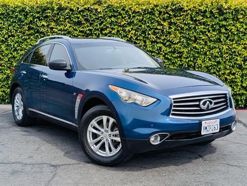Gray 2016 INFINITI QX70 Base
