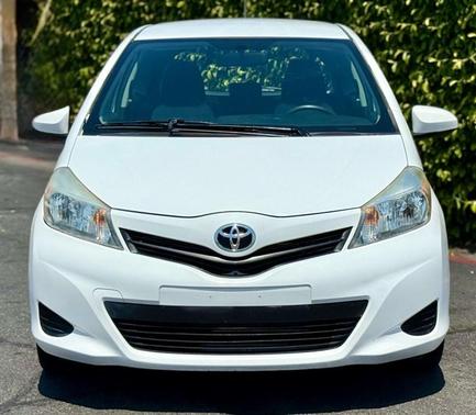 2012 Toyota Yaris LE