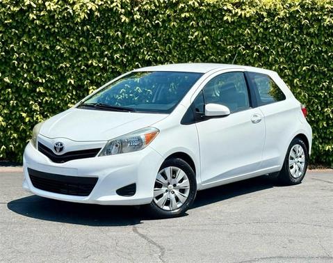 2012 Toyota Yaris LE