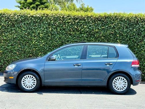 2010 Volkswagen Golf 4-Door