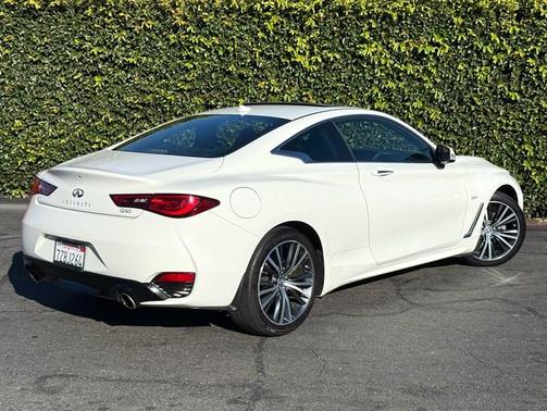 2017 INFINITI Q60 2.0T Premium