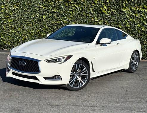 2017 INFINITI Q60 2.0T Premium