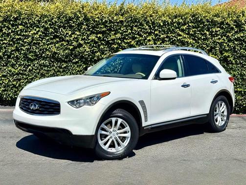 Moonlight White Pearl 2010 INFINITI FX35 Base