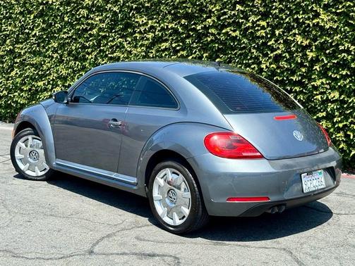 Platinum Gray Metallic 2012 Volkswagen Beetle 2.5L