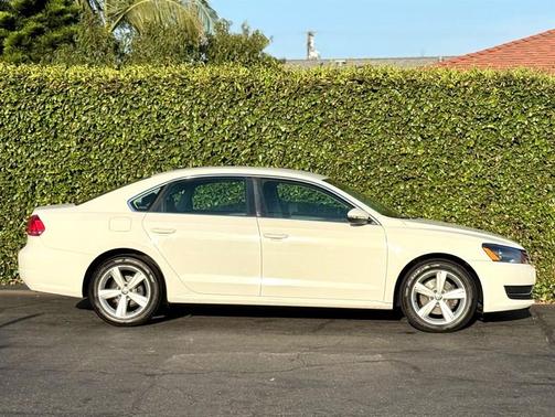 2012 Volkswagen Passat 2.5 SE