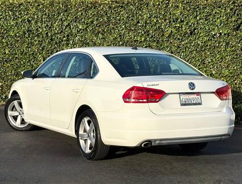 2012 Volkswagen Passat 2.5 SE