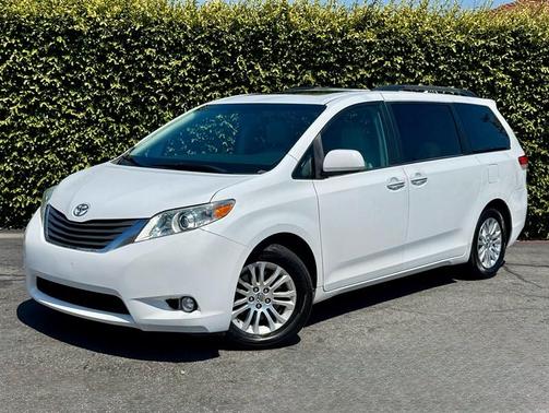 White 2011 Toyota Sienna XLE