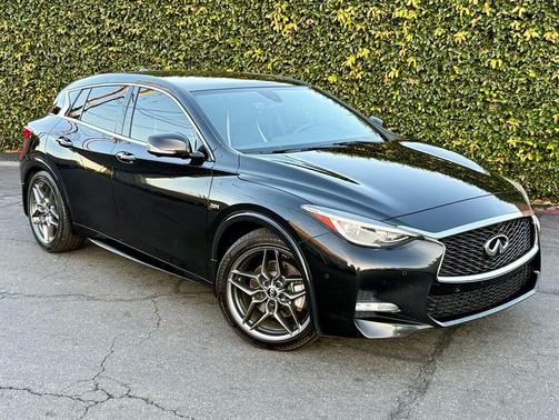 2018 INFINITI QX30 Sport