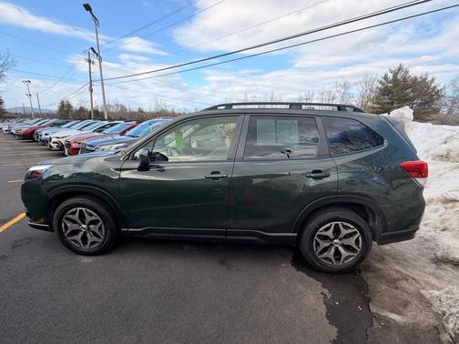2023 Subaru Forester Premium