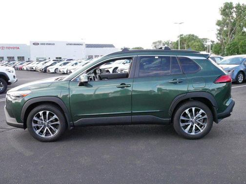 2024 Toyota Corolla Cross XLE