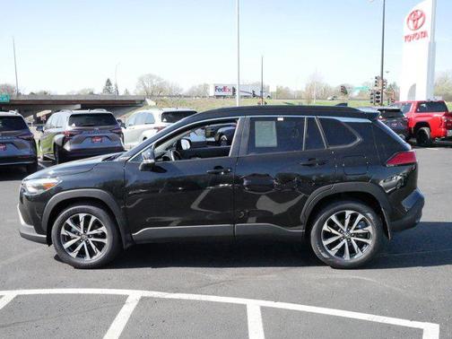 2024 Toyota Corolla Cross XLE