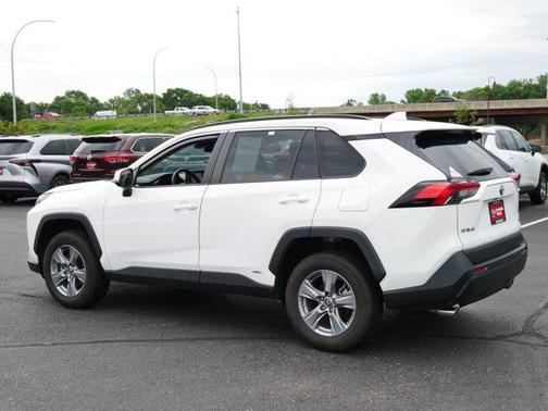 2022 Toyota RAV4 Hybrid LE