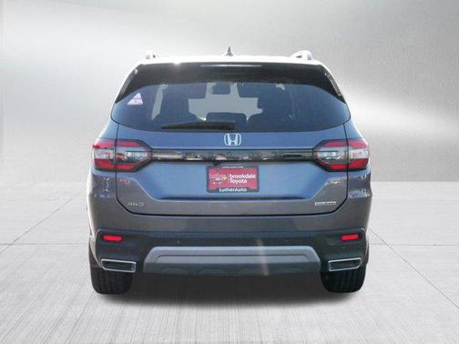 2025 Honda Pilot Touring 8-Passenger