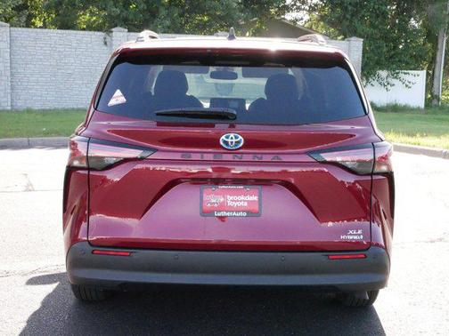 2022 Toyota Sienna XLE 7 Passenger