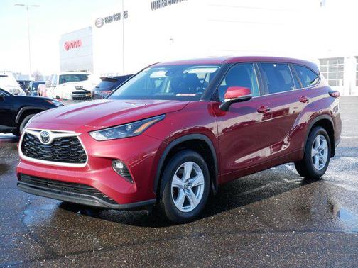 2024 Toyota Highlander LE