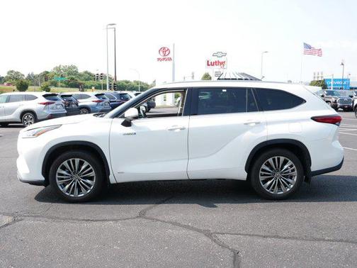 2021 Toyota Highlander Hybrid Platinum