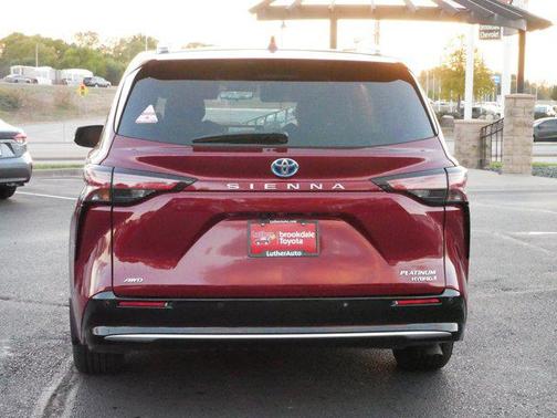 2023 Toyota Sienna Platinum