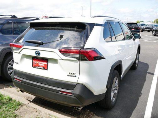 2022 Toyota RAV4 Hybrid XLE