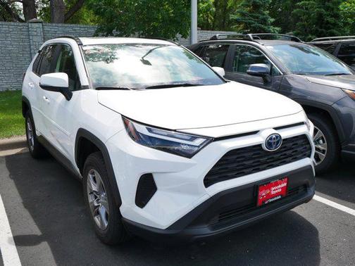 2022 Toyota RAV4 Hybrid XLE