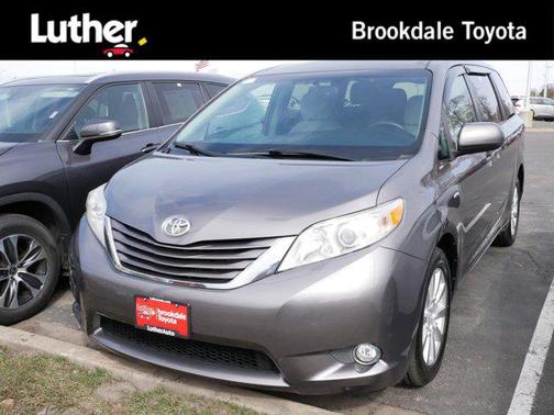 2017 Toyota Sienna LE