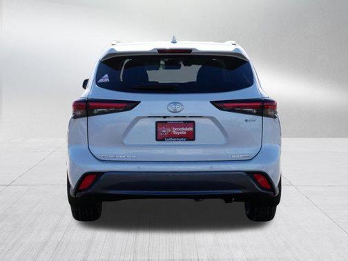 2025 Toyota Highlander Hybrid Limited