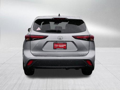 2024 Toyota Highlander LE