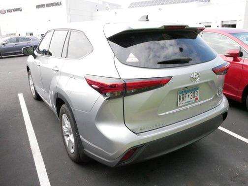 2022 Toyota Highlander LE