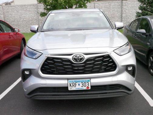 2022 Toyota Highlander LE