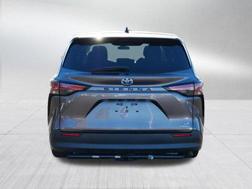 2021 Toyota Sienna LE