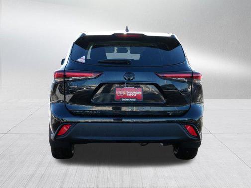 2026 Toyota Highlander XLE