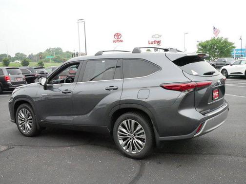 2020 Toyota Highlander Hybrid Platinum