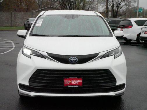 2021 Toyota Sienna LE