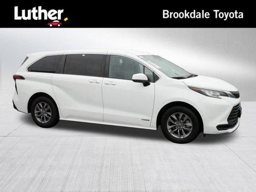 2021 Toyota Sienna LE