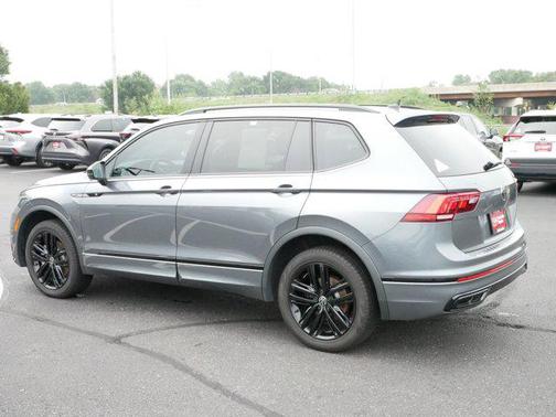 2022 Volkswagen Tiguan 2.0T SE R-Line Black 4MOTION