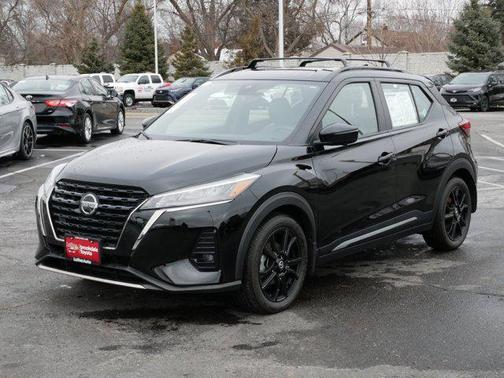 2021 Nissan Kicks SR