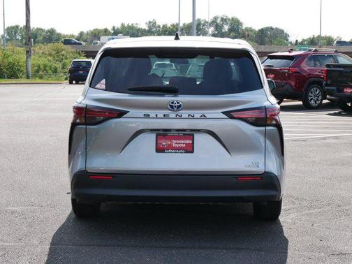 2021 Toyota Sienna LE