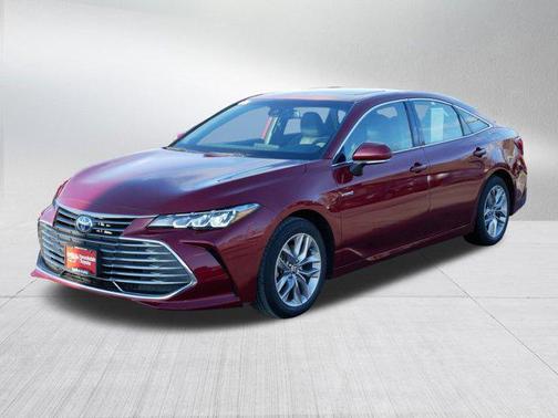 2020 Toyota Avalon Hybrid XLE