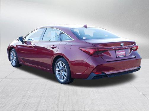 2020 Toyota Avalon Hybrid XLE