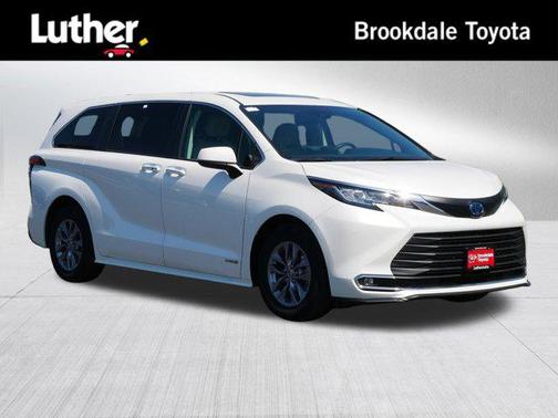 2021 Toyota Sienna XLE 8 Passenger
